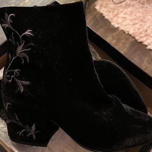 Kenneth Cole New York Renna